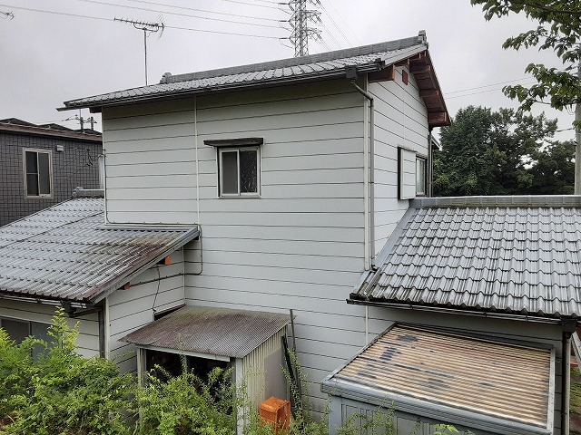 石岡市金属瓦屋根の住宅
